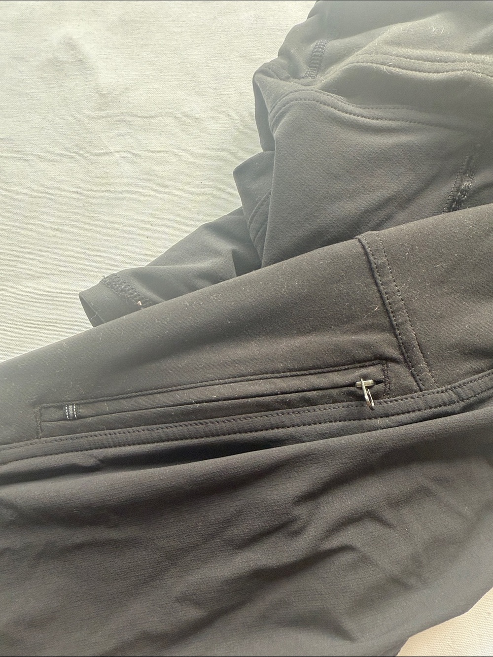 Women’s KUHL Black Athletic Leggings with Side Pocket - Picture 3 of 4